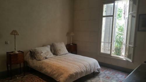 Hostal Manoir En Crau