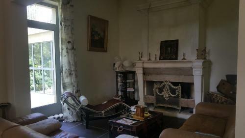 Hostal Manoir En Crau
