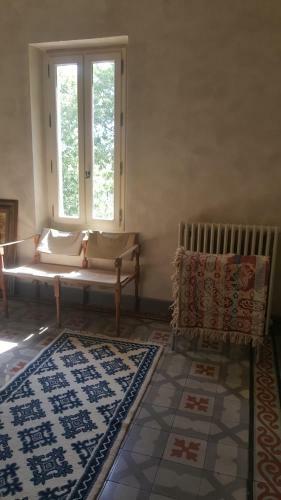 Hostal Manoir En Crau