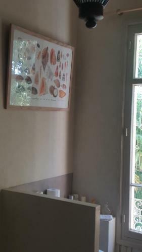 Hostal Manoir En Crau