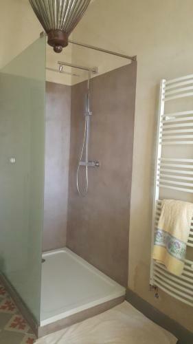 Hostal Manoir En Crau