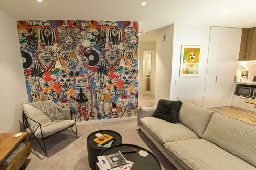 Funk In The City - Luxury Laneway Apartment