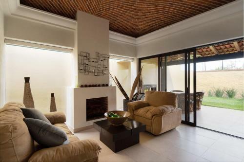 Spacious 3 Bedroom Villa With Free Parking
