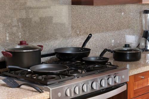 Spacious 3 Bedroom Villa With Free Parking