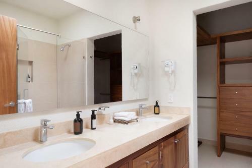 Spacious 3 Bedroom Villa With Free Parking