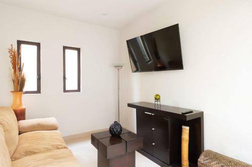 Spacious 3 Bedroom Villa With Free Parking