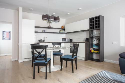 Baron Old Town Apartments