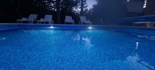 Vila Sinfonia, A House With A Pool