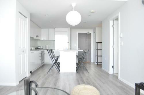 Apartamento 2102-6638 Dunblane Burnaby
