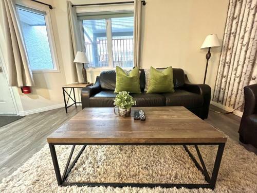 Nakiska 2 Bed 1 Bath With Mtn Views