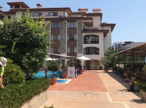 Beachfront 1-bedroom Stylish & Compact Apartment