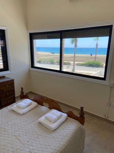 Beachfront 2 Bedroom Villa In Pervolia Larnaca.