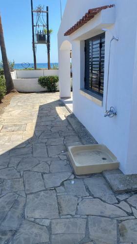 Beachfront 2 Bedroom Villa In Pervolia Larnaca.