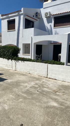 Beachfront 2 Bedroom Villa In Pervolia Larnaca.