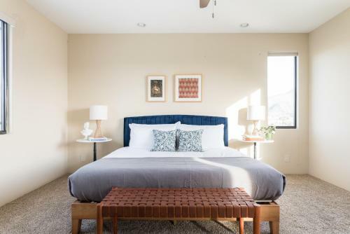 Sunbeam By Avantstay Elegant, Private Desert Home W Infinity Pool, Spa & View