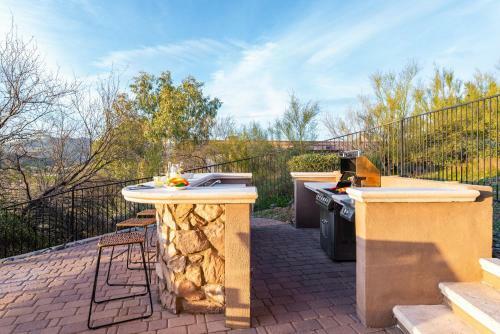 Sunbeam By Avantstay Elegant, Private Desert Home W Infinity Pool, Spa & View