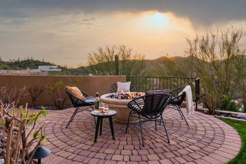 Sunbeam By Avantstay Elegant, Private Desert Home W Infinity Pool, Spa & View