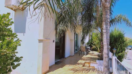 Stay : Sunny Bay Villa
