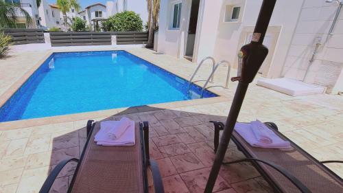 Stay : Sunny Bay Villa