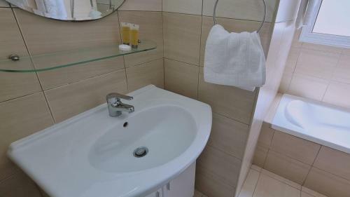 Stay : Sunny Bay Villa