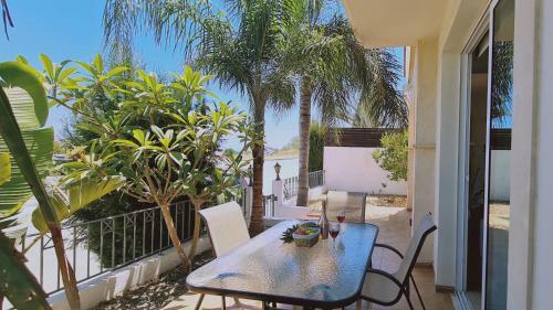 Stay : Sunny Bay Villa