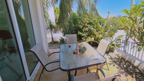 Stay : Sunny Bay Villa
