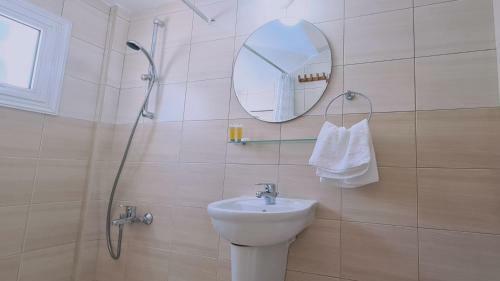 Stay : Sunny Bay Villa