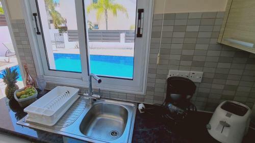 Stay : Sunny Bay Villa