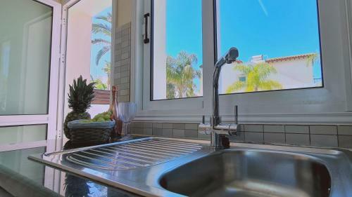 Stay : Sunny Bay Villa
