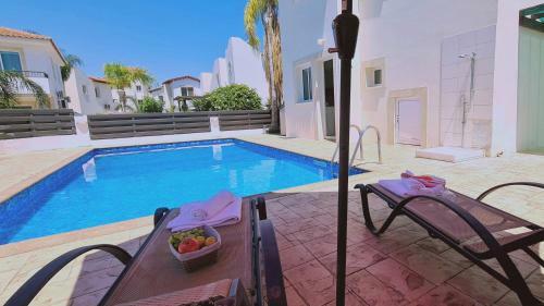 Stay : Sunny Bay Villa