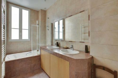 Sigur�sson Apartment