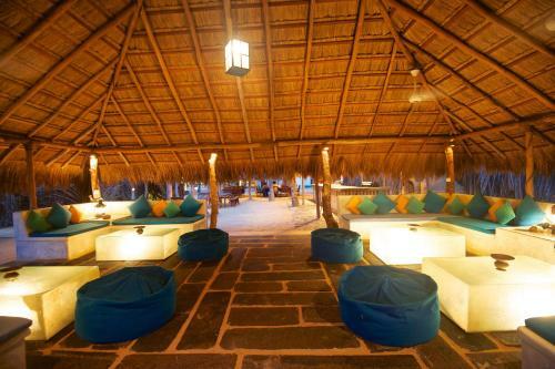 Hotel Dolphin Beach