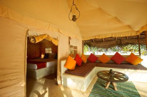 Hotel Dolphin Beach
