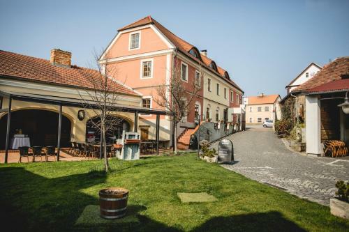 Hostal Dvur Hoffmeister