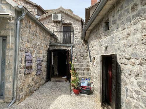 Old Stone House Radovi?i