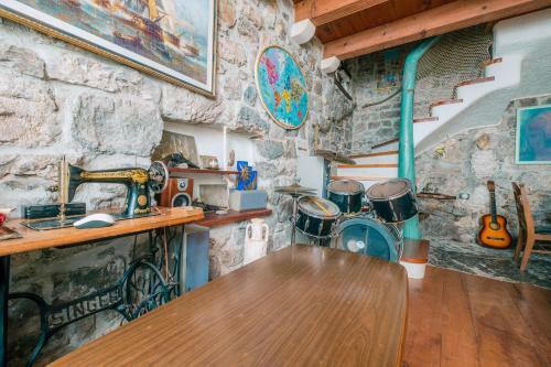 Authentic Boka House With Artistic Soul
