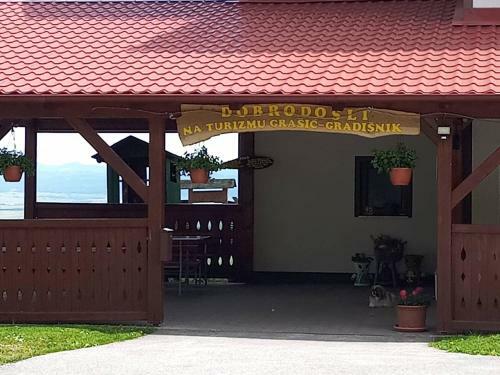 Agroturismo Turizem Gra?i?~gradi?nik