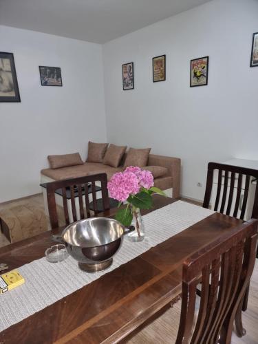 Marakana Apartment-free Parking Space 2