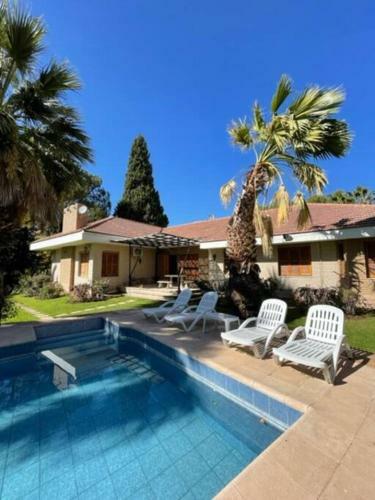 Espectacular Chalet, En Zona De Bodegas!!