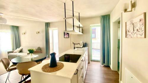 Lovely 1-bedroom Apartment With Balcony