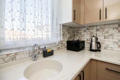 Spacious Apartment In The Historical Center Of Bursa