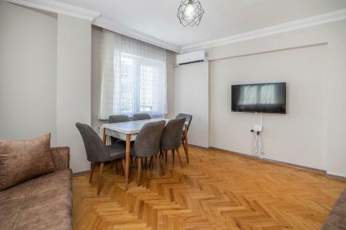 Centrally Located 2 Bedroom Apartment
