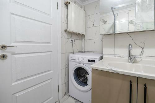 Centrally Located 2 Bedroom Apartment