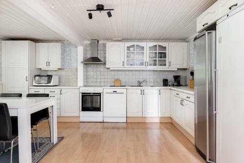 Cozy Cottage In Smaland Close To Lake