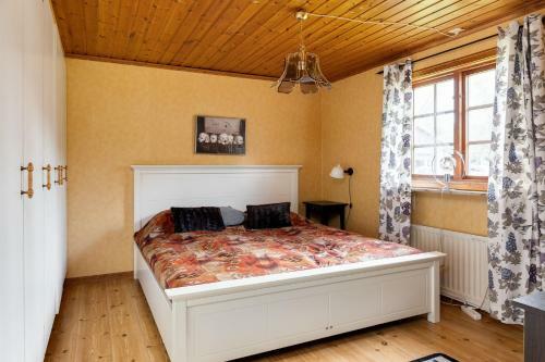 Cozy Cottage In Smaland Close To Lake