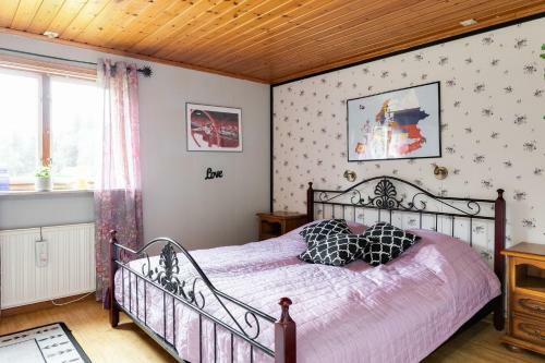 Cozy Cottage In Smaland Close To Lake