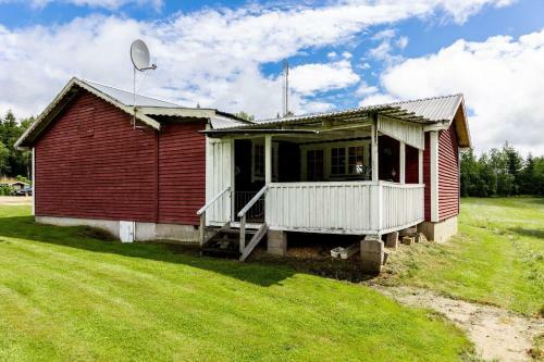 Cozy Cottage In Smaland Close To Lake