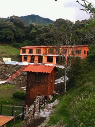 Hotel Pueblo Del Mundo