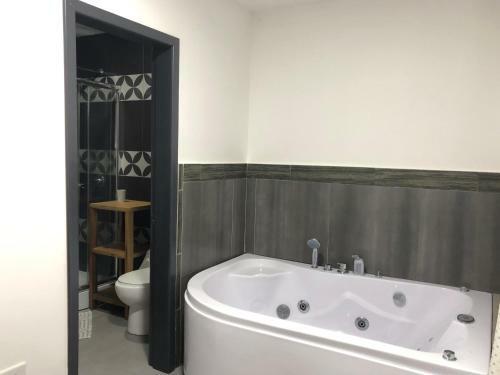 Luxury 3bedroom Vacation Apartment-tungurahua View