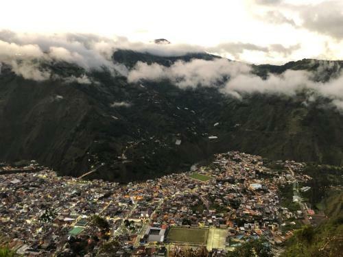 Luxury 3bedroom Vacation Apartment-tungurahua View